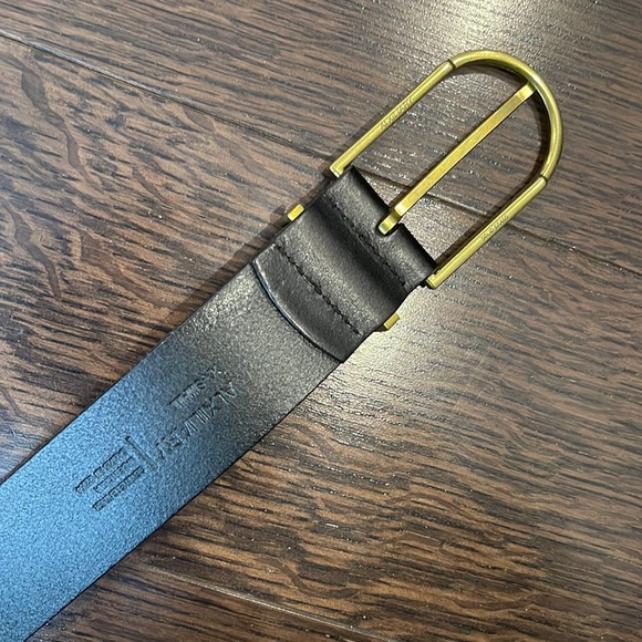 Aritzia Accessories - Ariztia gold genuine leather belt